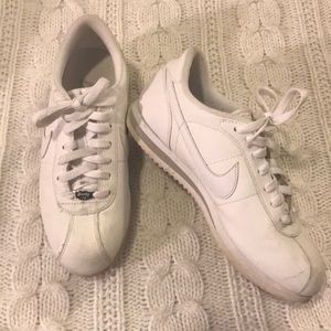 White leather tennis shoes